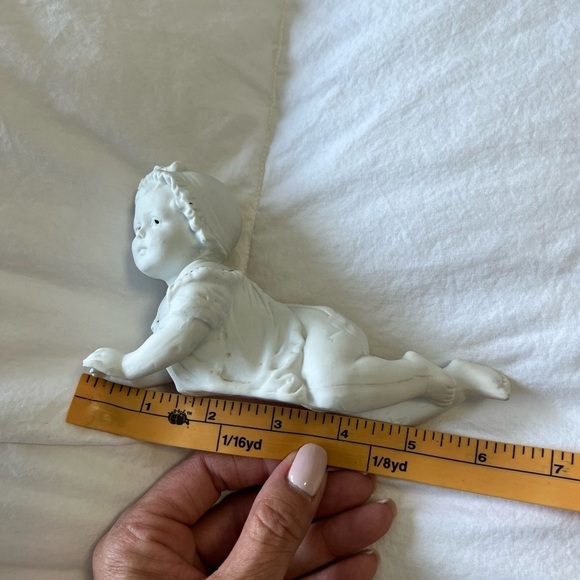 Antique German Carl Schneider Bisque Porcelain Figurine Piano Baby Girl W/Bonnet - Picture 7 of 8